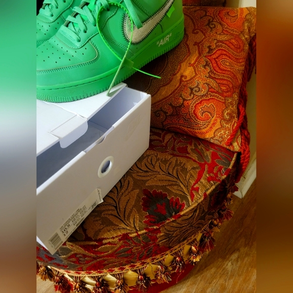 Air Force 1 07' low men size 10.5 (43.5) - Picture 2 of 2